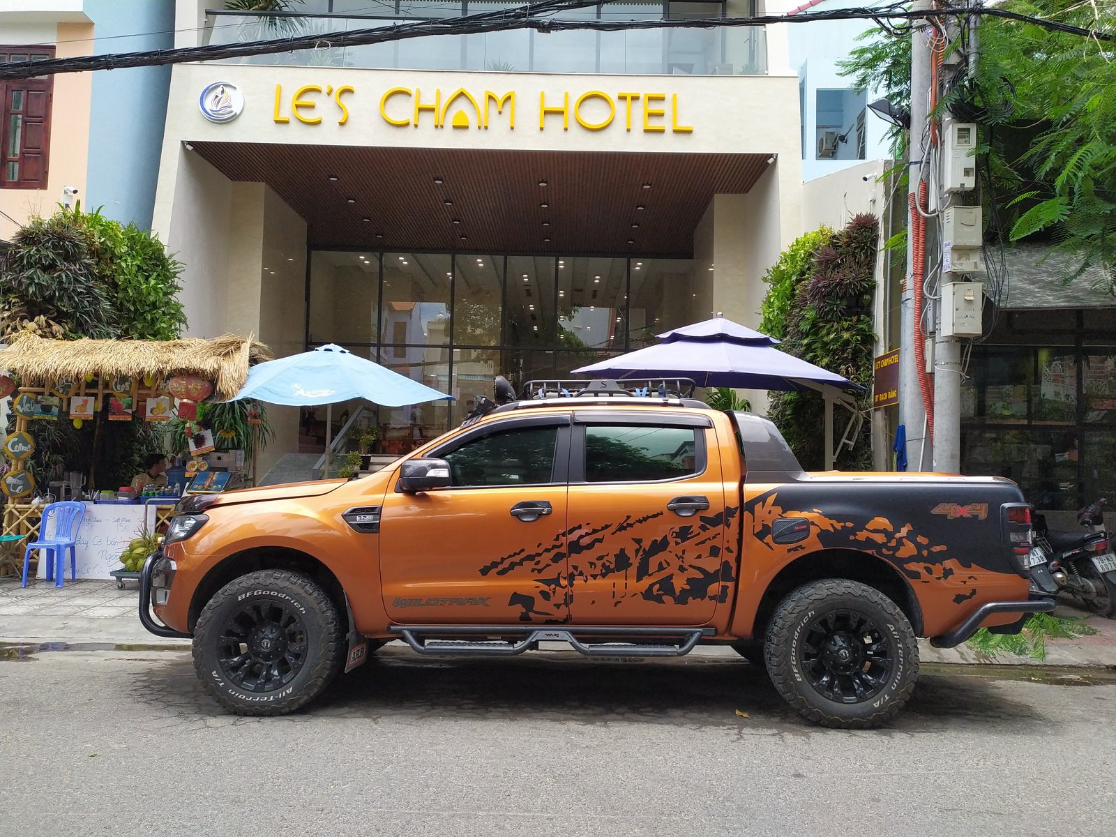 car-and-motorbike-rental-10