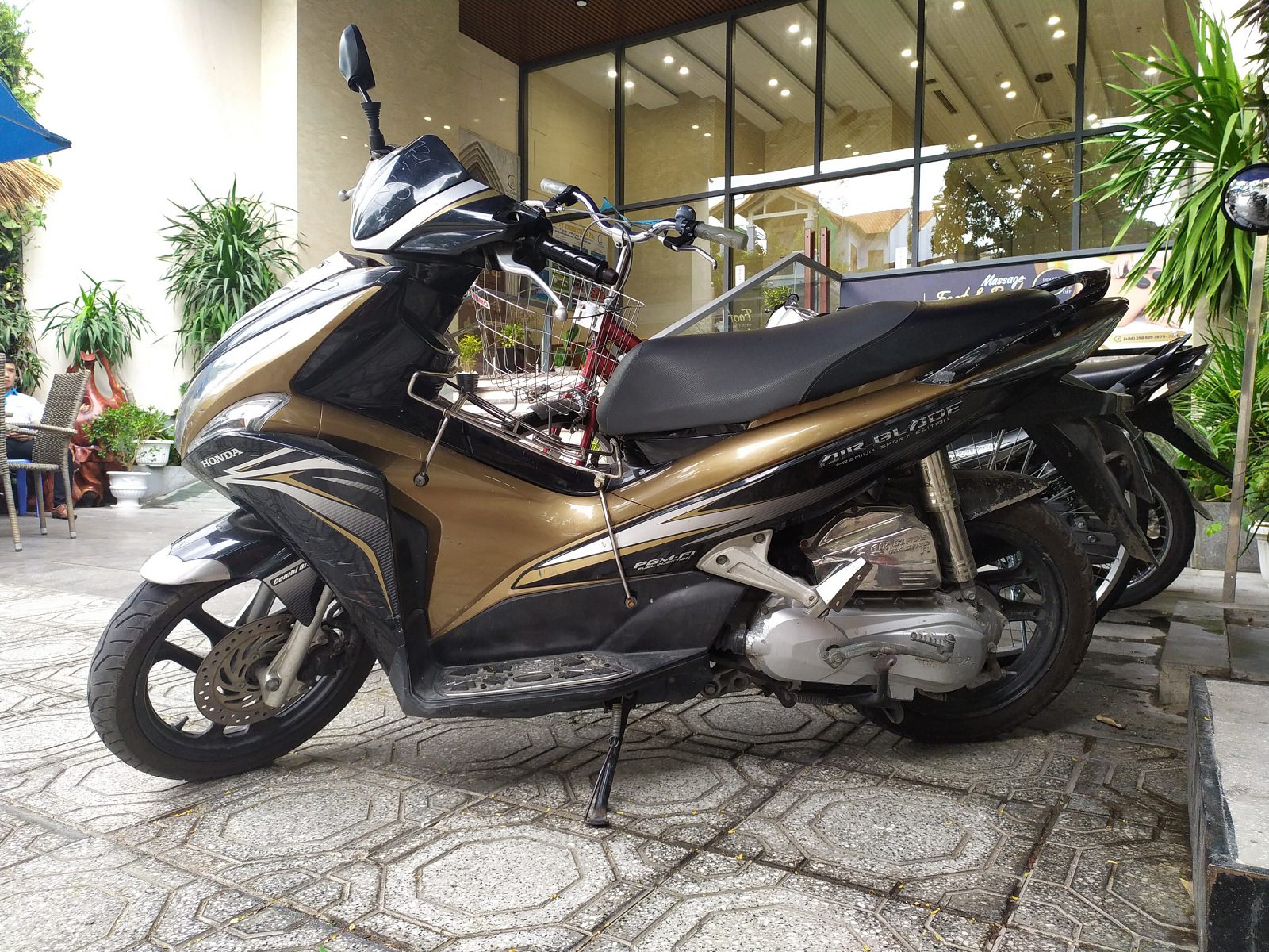 car-and-motorbike-rental-23